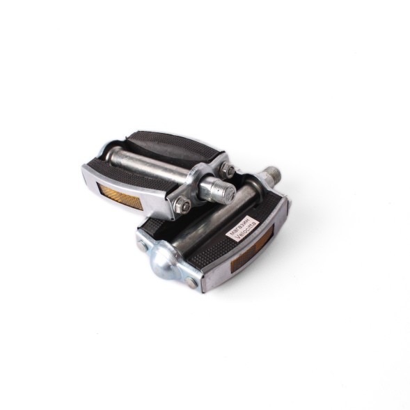 Педали металло-резиновые JK3585, овальные, в металлической окантовке, 100x70 мм, с катафотами, хром