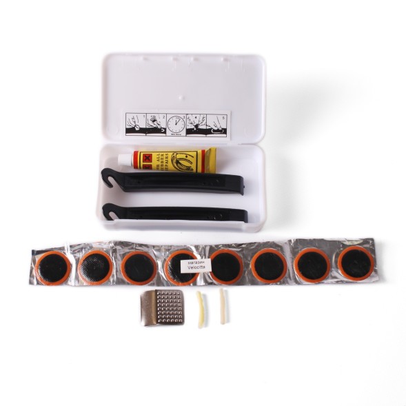 Ремкомплект Reumofands, набор: 8 латок+клей+метал. шкурка для зачистки камеры+2 монтировки, пластиковая коробочка